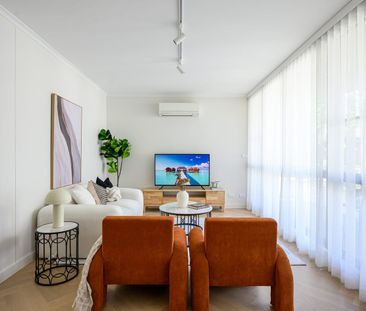MODERN BEACHSIDE LIVING WITH SPACE TO ENTERTAIN - Photo 2