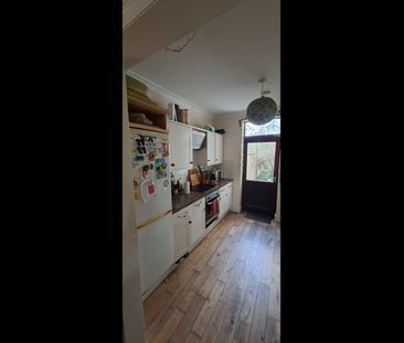 1 Bed Flat, New Cross Gate, SE14 - Photo 2