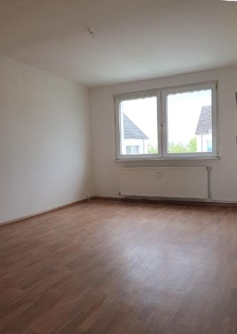 neu renovierte 4 Raum Wohnung im 2.OG - Foto 3