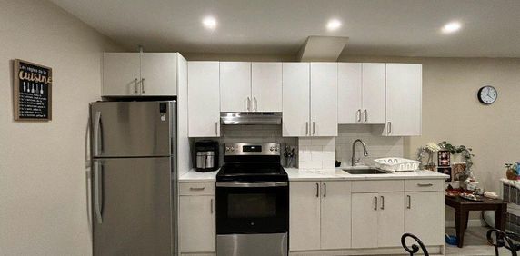 newly renovated 4 1/2 apartment for rent - ALL INCLUDED - Photo 2