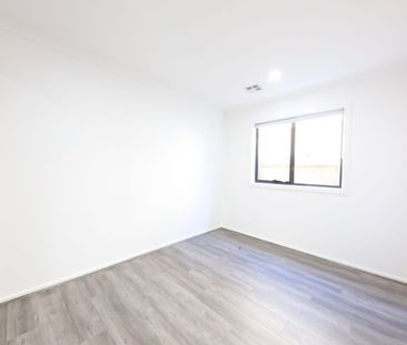 BRAND NEW, GRAND & SPACIOUS 4-BEDROOM HOME IN TARNEIT, FEATURING LI... - Photo 6