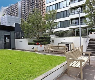 FULLY FURNISHED - Modern Urban Living in the Heart of South Melbourne - Photo 4