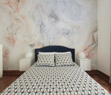 Room in a shared 7-bedroom apartment for rent in Lisbon - Photo 2