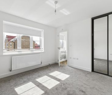 3 bedroom end of terrace house to rent - Photo 1