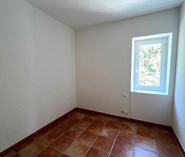 ROGNONAS - Partie de mas en campagne avec terrasse, cour et garage., - Photo 1