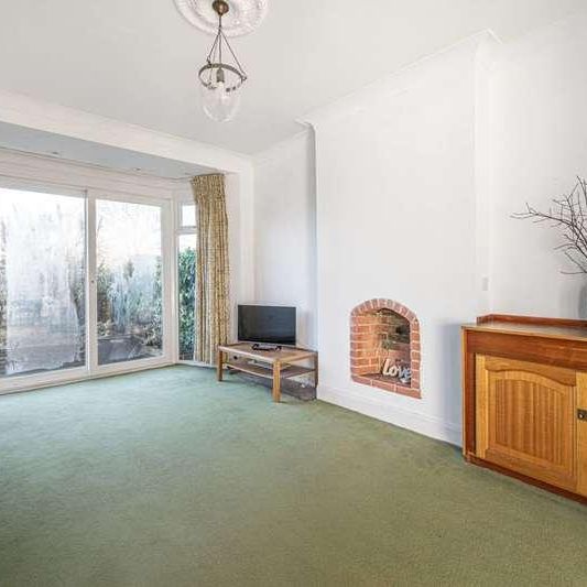 Oakwood Park Road, Southgate, N14 - Photo 1