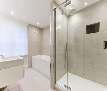 A beautifully presented six bedroom family home on Carlton Hill - Photo 6