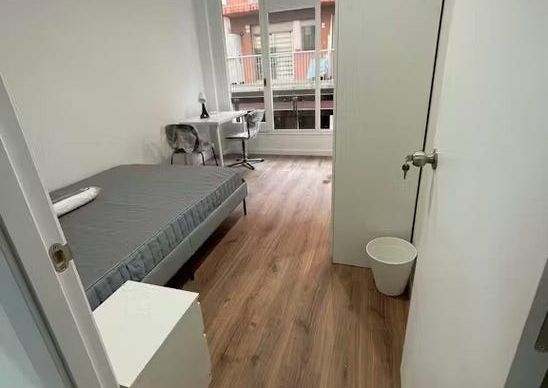 Plaça de Pep Ventura, Badalona, Catalonia 08912