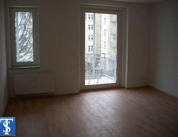 sonnige Single Wohnung im 1.OG mit Balkon ab 01.12.25 frei !!! - Photo 1