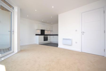 1 bedroom Flat To Let - Photo 3
