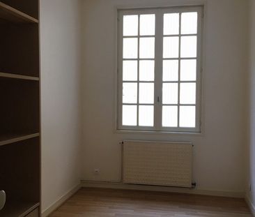 Location Appartement 2 pièces 40m² SAUMUR 49400 - Photo 3