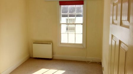 2 bed Maisonette in West Street , Banwell, BS29 6DA - Photo 5