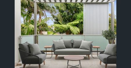 Oversized Contemporary Apartment - Photo 3