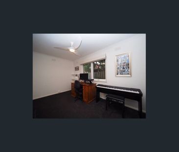 Stunning and Private Setting - Photo 5