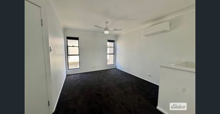 Compact and Low Maintenance Living! - Photo 2