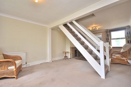 3 bedroom mid terraced house to rent, - Photo 4