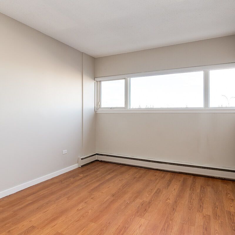 700 67th Avenue SW, Calgary - Photo 1