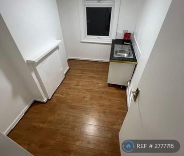 1 bedroom in a flat share to rent - Photo 5