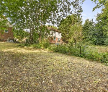 Highwood Crescent, High Wycombe - Photo 6