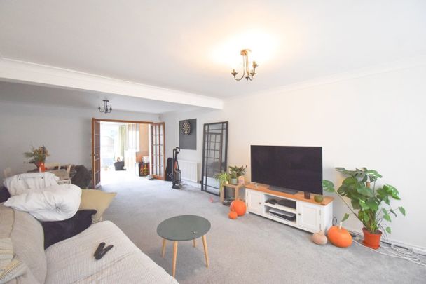 Willowhayne Drive, Walton-on-Thames, KT12 - Photo 1