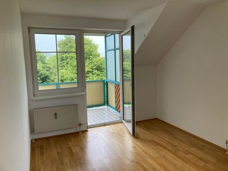 Schöne Dachgeschoss Wohnung - Foto 5