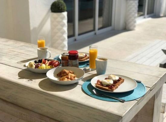 5 bedroom luxury Villa for rent in Estepona, Andalusia - Photo 1