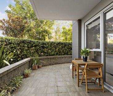 Modern Light Filled Apartment - Photo 5