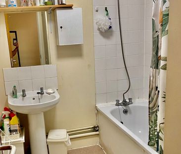 2 Bed Detached House, Nightingale Avenue, HA1 - Photo 5