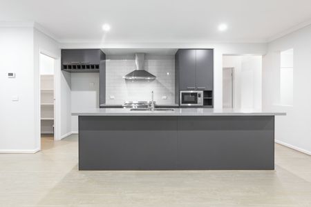 FAMILY HOME IN ALFREDTON!! - Photo 4