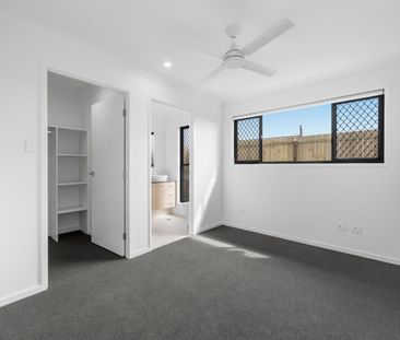 Brand New Family Home with Ducted Air Conditioning, Solar & Stylish... - Photo 6
