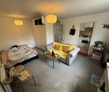 Studio to rent - Photo 6