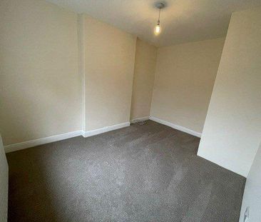 4 bedroom terraced house to rent - Photo 5
