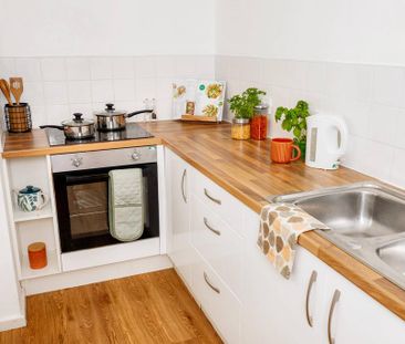 1 bedroom private hall to rent - Photo 1