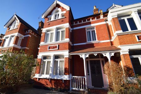 St Stephens Gardens, St Margarets, London, TW1, Twickenham - Photo 2