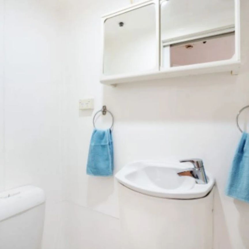 SUPERB 2 BEDROOMS APARTMENT IN THE HEART OF THE CBD - Photo 1