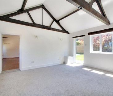 5 bedroom barn conversion to rent - Photo 1