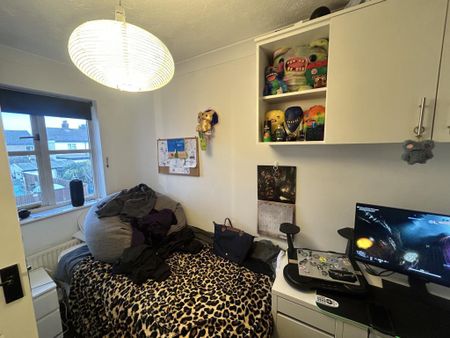 4 bedroom detached house to rent - Photo 2