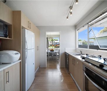 CLOVER PARK, 3 BEDROOMS - Photo 5