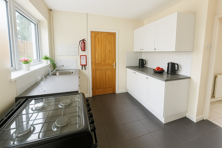 4 Bed Student Accommodation - Photo 4