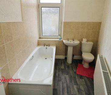 3 bedroom end of terrace house to rent - Photo 6