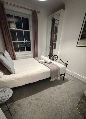 2 Bed Flat, Portland Place, BN2 - Photo 4