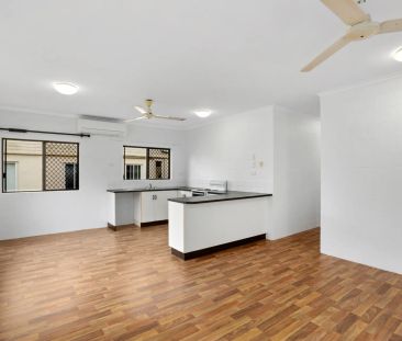 Comfortable & Convenient Family Home - Photo 1