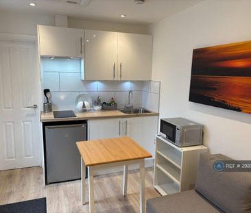 Studio to rent - Photo 4