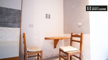 rome, Lazio 00176 - Photo 4