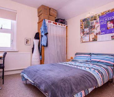 Perfect location for students at the Heath - Photo 1