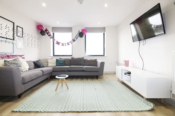 Corner House, Cathays - Photo 1