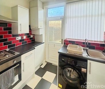 3 bedroom terraced house to rent - Photo 5
