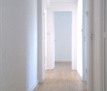 Location Appartement 3 pièce(s) de 84.19 m2 - Photo 2