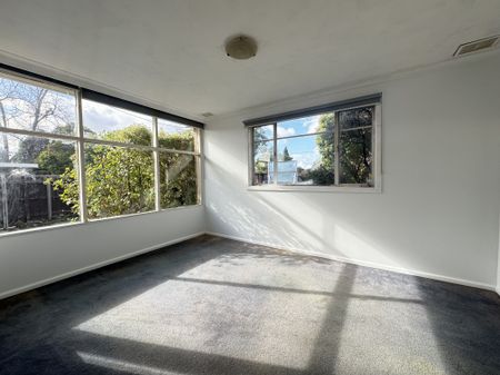 Excellent Location! - Photo 4