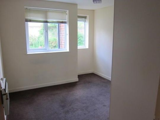 1 bedroom ground floor flat to rent - Photo 1